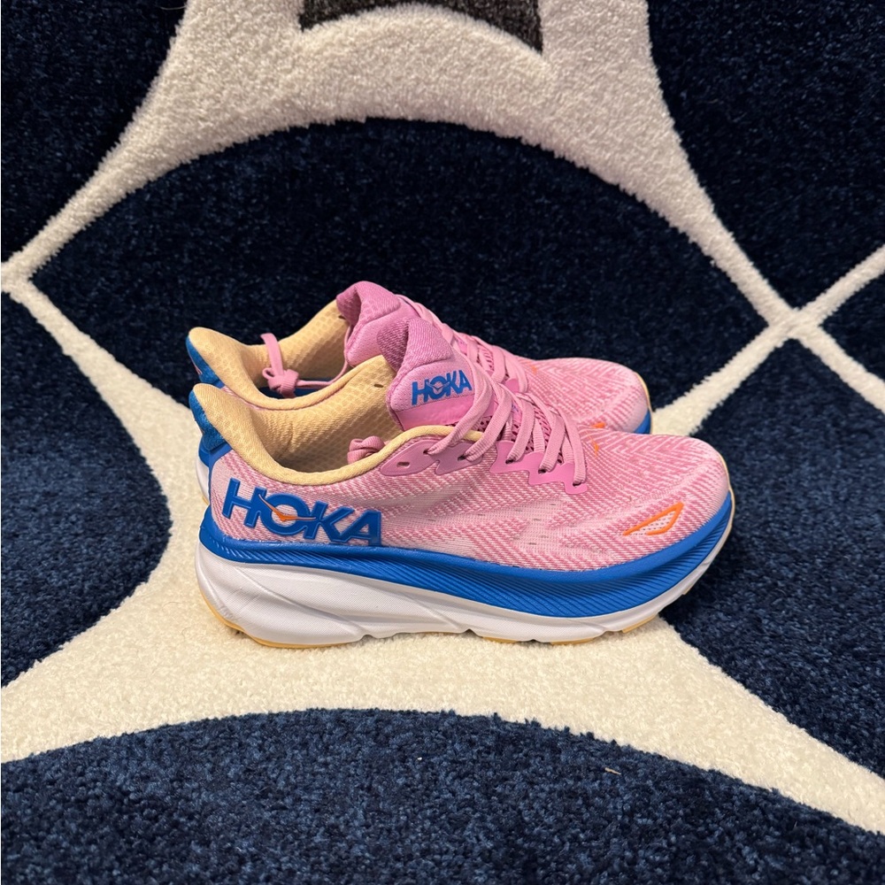 Hoka One One Clifton 9 Pink And Blue Women’s Size 8.5 - Picture 3 of 6